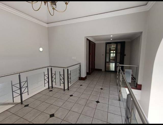 BUSINESS PROPERTY TO RENT IN EPSOM DOWNS